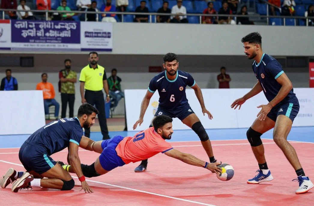 কাবাডির অদৃশ্য স্কোরবোর্ড: শ্বাসের ঘড়ি, রোস্টারের হিসাব আর প্রতিষ্ঠানের সিলিং