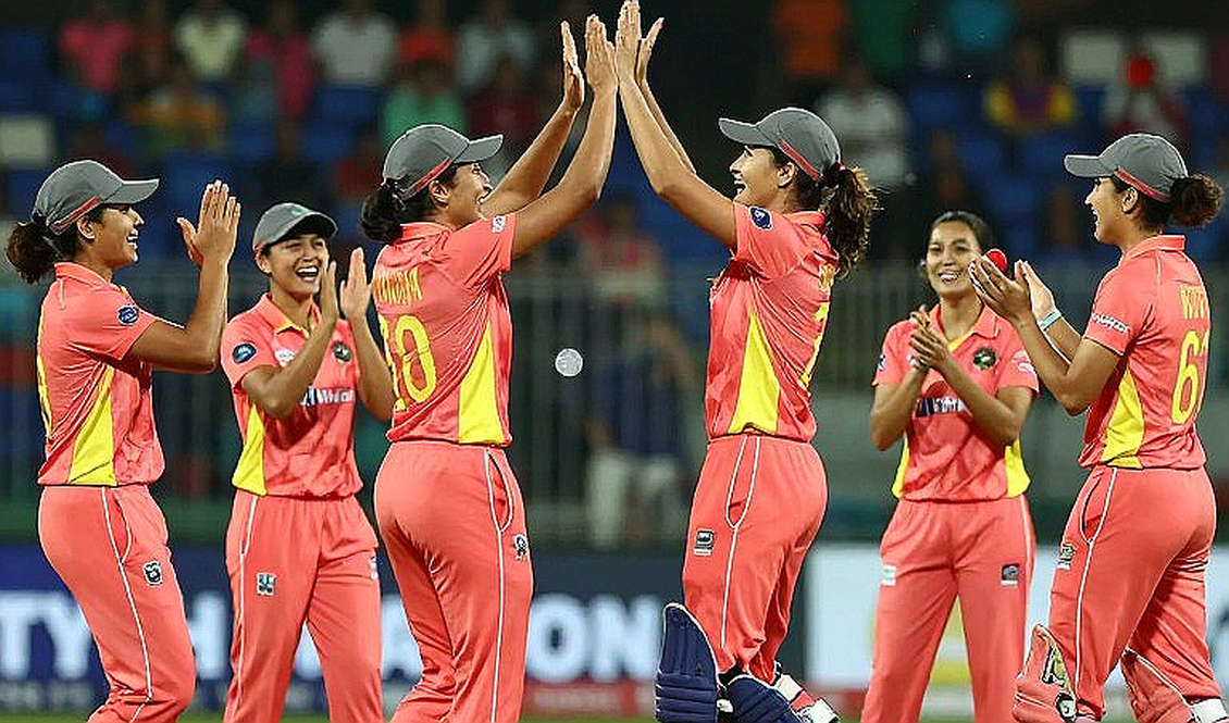 চার-সতেরো: আবুধাবির ধুলোয় রশিদের খাতা আর আতালের ১১০ বল