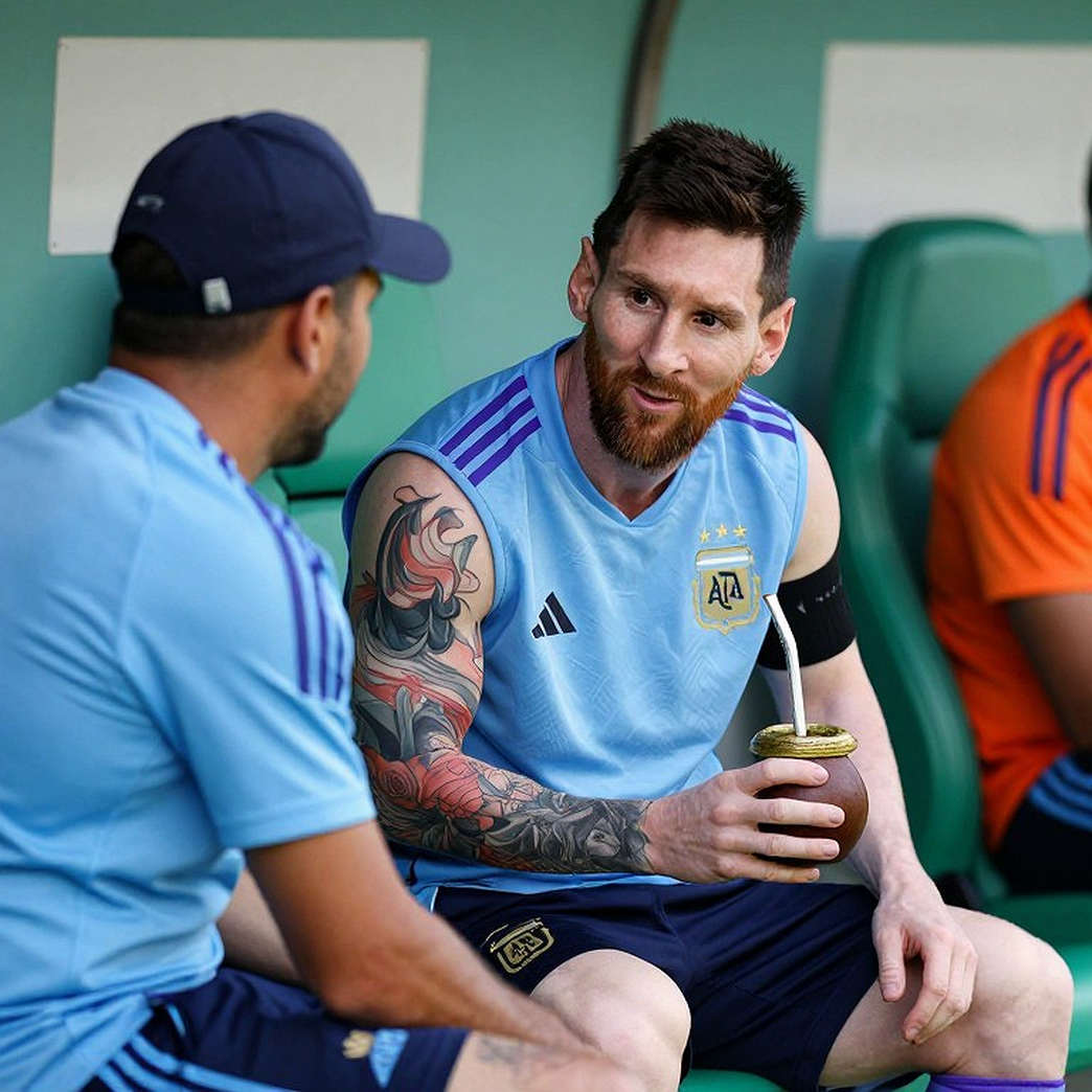 The Football of Empty Pages: When Analysis Says Nothing