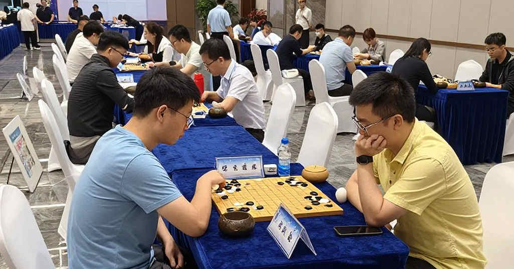 27 Miniatures and Zero Moves: The Ledger of the Chess-Training Market 27 Miniatures and Zero Moves: The Ledger of the Chess-Training Market