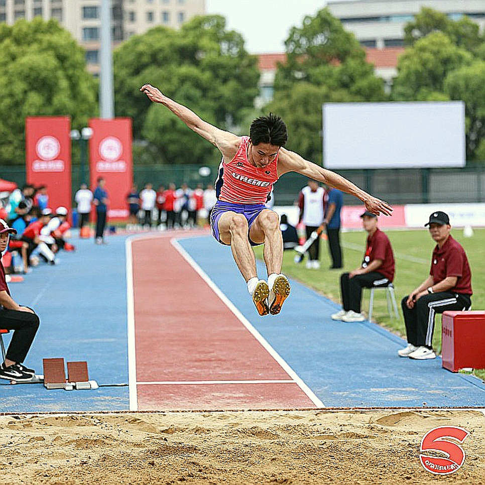 ৩২:৩২.৪০ — সিন্ধুর প্রথম সোনা এবং একটি অসম্পূর্ণ সময়ের খাতা ৩২:৩২.৪০ — সিন্ধুর প্রথম সোনা এবং একটি অসম্পূর্ণ সময়ের খাতা