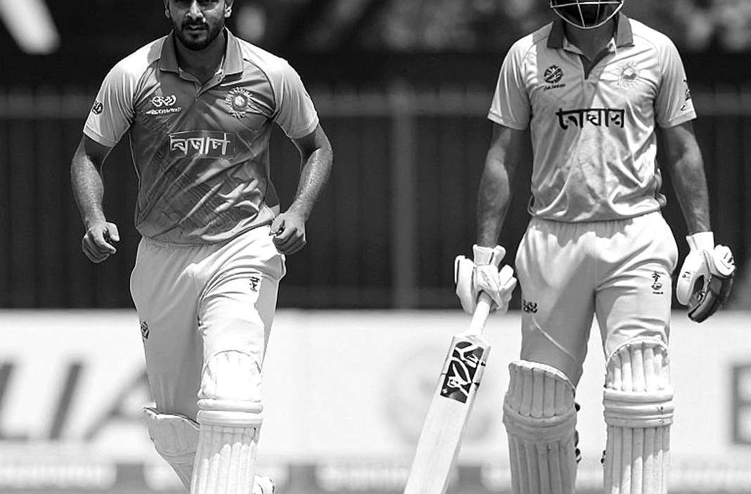 বাটলারের হ্যামস্ট্রিং: একটি সেলাই, তিনটি লিগ আর একটি চুক্তির খাতা বাটলারের হ্যামস্ট্রিং: একটি সেলাই, তিনটি লিগ আর একটি চুক্তির খাতা